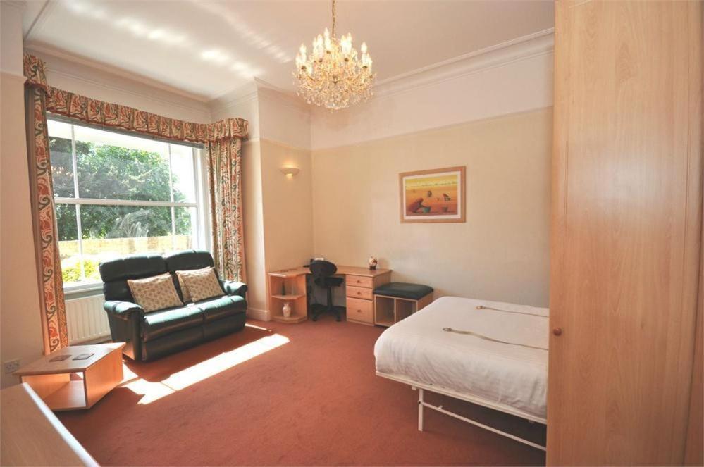 Thames View Apartments Staines-upon-Thames Екстер'єр фото