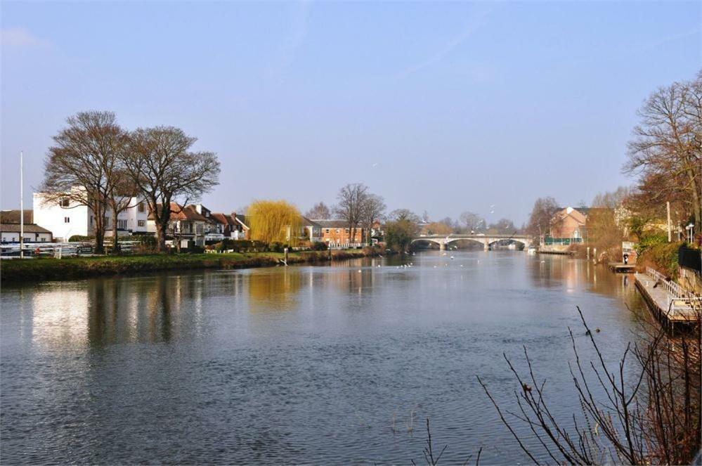 Thames View Apartments Staines-upon-Thames Екстер'єр фото
